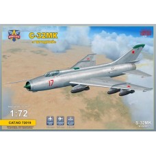 Sukhoi S-32MK Soviet bomber (HP72019) (scara: 1/72)